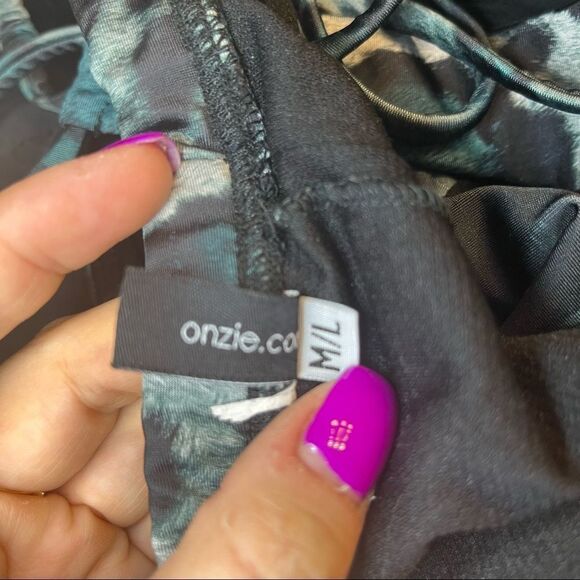 Onzie Flow Mudra Strappy Sports Bra - Picture 10 of 10